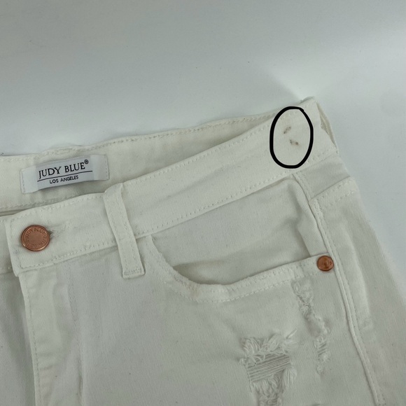 Judy Blue Denim Shorts White Distressed M - Picture 2 of 7
